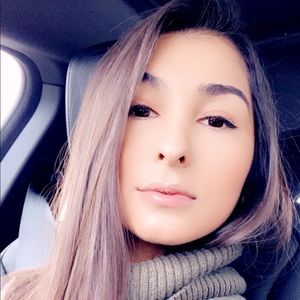 Meet your Posher, Daniela